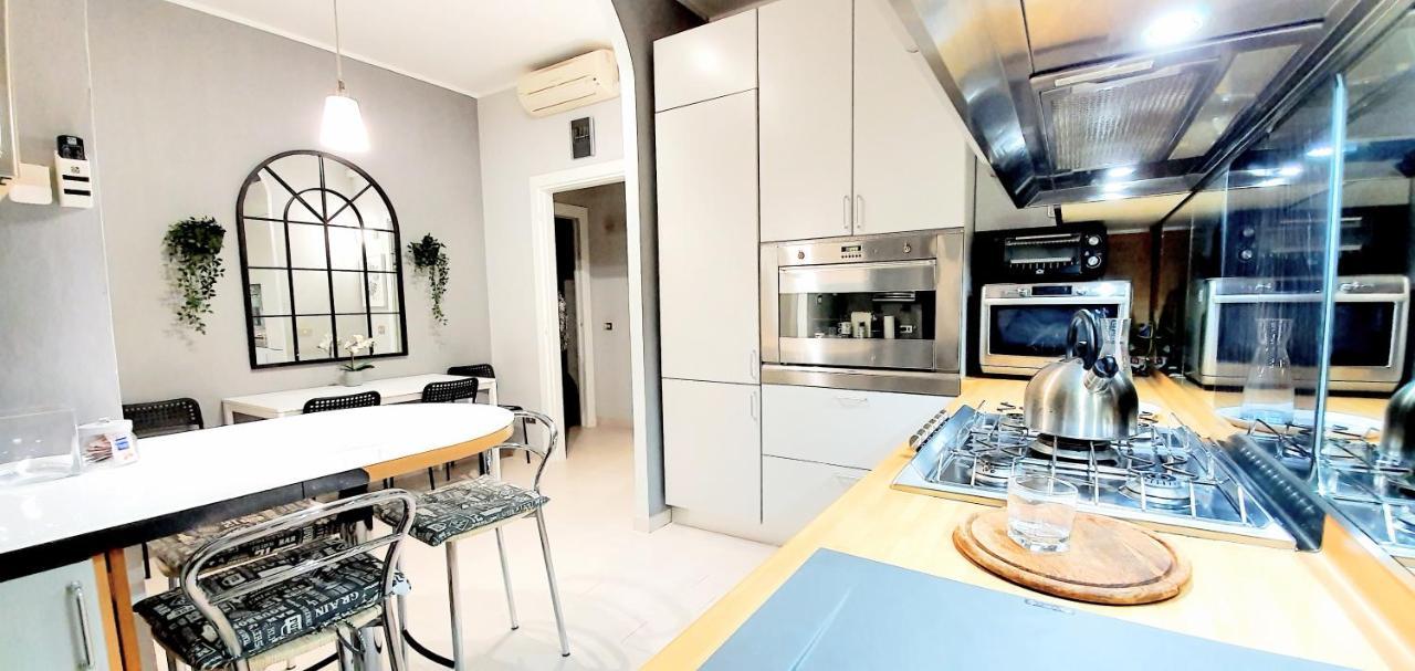 Charming Apartment Central Station Milaan Buitenkant foto