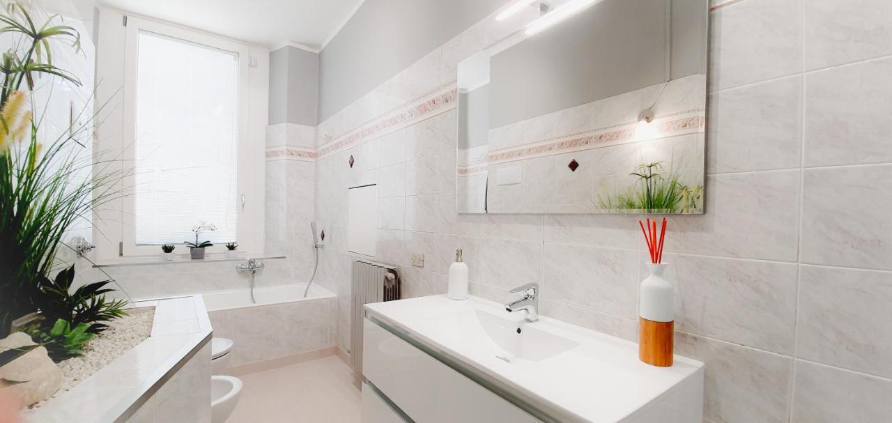 Charming Apartment Central Station Milaan Buitenkant foto