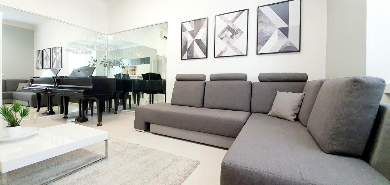 Charming Apartment Central Station Milaan Buitenkant foto