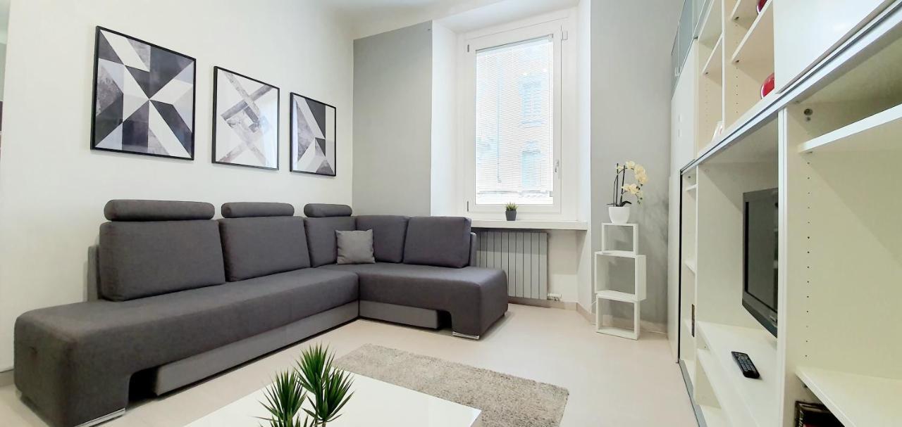 Charming Apartment Central Station Milaan Buitenkant foto